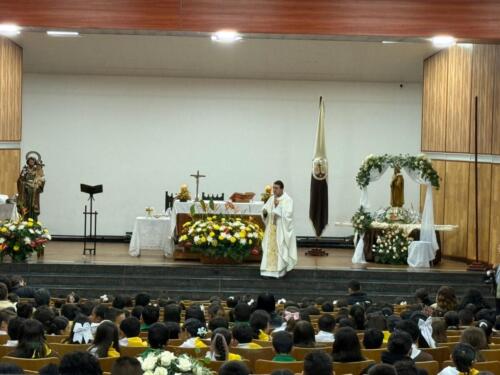 Eucaristía celebración fiesta de la Virgen del Carmen.